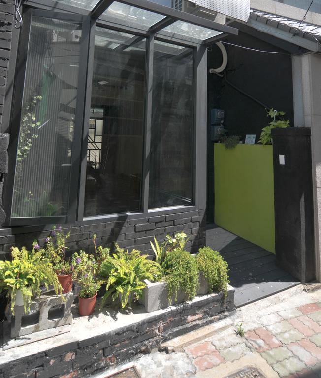 Avery Case Tainan Buitenkant foto